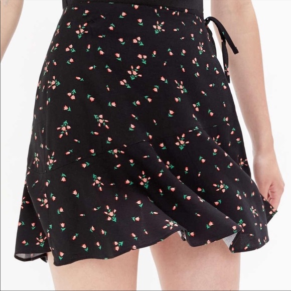 Urban Outfitters Dresses & Skirts - Urban Outfitters Floral Black Wrap Skirt Mini Large